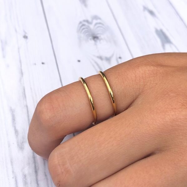 Anillo bañado en oro liso doble ajustable BR00128